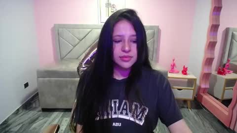 Snapshot of aria_ch1 chatting on November 2025 10:12:01 PM Aria online show from November 2025 10:12:01 PM