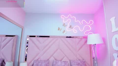 Aria Jones online show from October 2025 01:53:01 PM