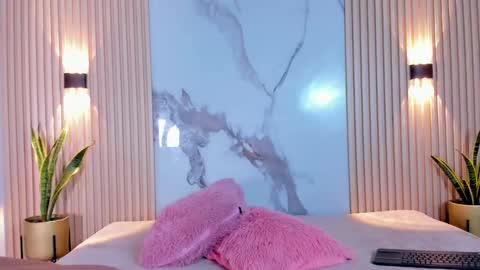 Aria Millers  online show from February 2025 11:41:01 AM