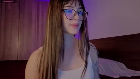 Snapshot of aria_mora chatting on June 2026 09:48:02 PM Roxxy online show from June 2026 09:48:02 PM