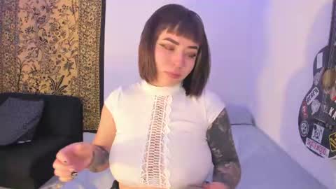 Snapshot of aria_x_orien chatting on July 2026 03:18:02 PM Aria and Orien online show from July 2026 03:18:02 PM