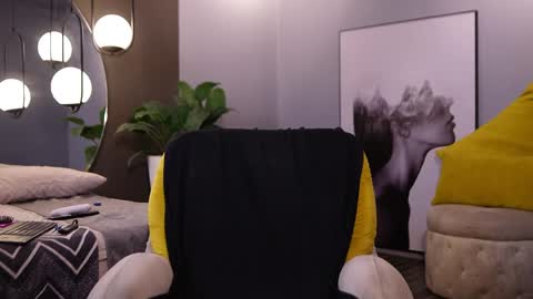 Ariaa online show from April 2026 09:39:33 PM