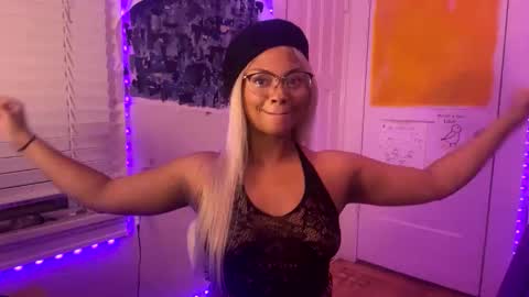 Snapshot of ariaatelier chatting on December 2025 08:11:01 AM Aria Atelier online show from December 2025 08:11:01 AM