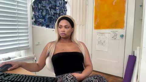 Snapshot of ariaatelier chatting on January 2026 10:12:02 PM Aria Atelier online show from January 2026 10:12:02 PM