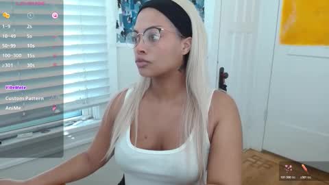 Snapshot of ariaatelier chatting on February 2026 07:31:01 PM Aria Atelier online show from February 2026 07:31:01 PM