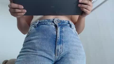 ariacoral online show from November 2025 01:12:02 PM