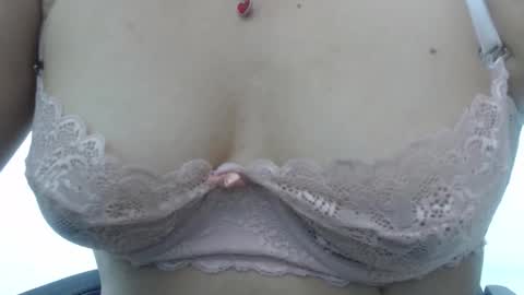 ...Ariana... online show from September 2025 04:51:02 PM