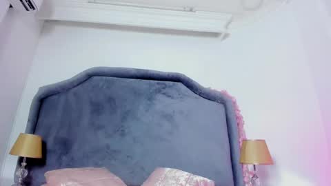 Aria Green online show from September 2025 01:00:01 PM