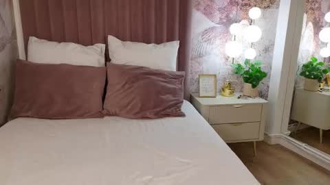 Aria online show from November 2025 04:24:02 AM