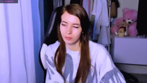 Ari online show from October 2025 04:43:02 AM