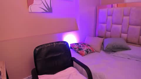 Snapshot of ariana__clauss chatting on October 2025 09:04:01 PM ariana__clauss online show from October 2025 09:04:01 PM