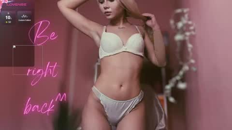 Snapshot of ariana_blissx chatting on June 2026 03:27:02 AM Lilli 3 online show from June 2026 03:27:02 AM