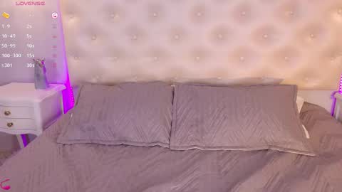 Snapshot of ariana_carterr chatting on April 2026 07:22:01 PM ariana_carterr online show from April 2026 07:22:01 PM