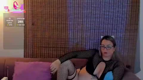 Ariana Cruz online show from November 2025 01:56:02 PM