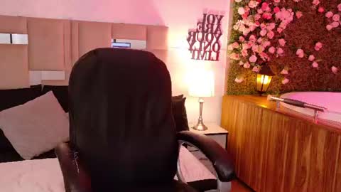 Snapshot of ariana_foxx__ chatting on June 2026 02:32:02 PM Ariana online show from June 2026 02:32:02 PM