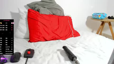 ariana_nix online show from December 2024 08:44:02 PM