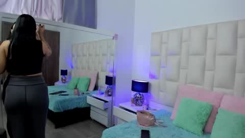  ariana  online show from December 2025 04:26:01 PM