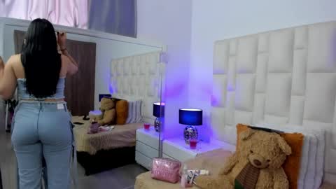  ariana  online show from March 2026 04:07:02 PM