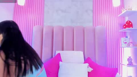 Snapshot of arianarougee chatting on June 2026 04:15:01 AM ArianaRougee online show from June 2026 04:15:01 AM