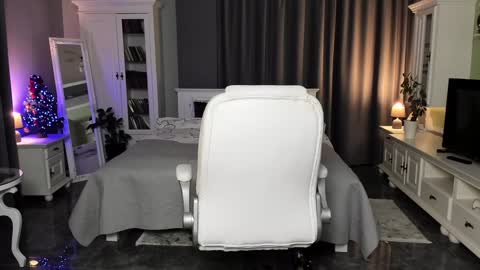 Ana online show from December 2024 05:01:01 PM