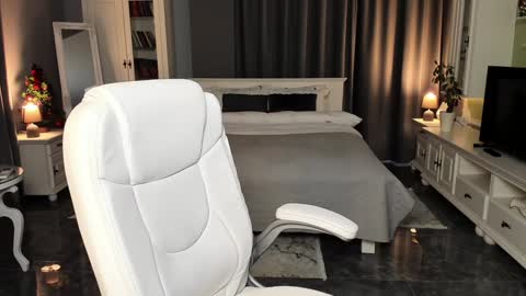 Ana online show from December 2024 01:17:02 PM