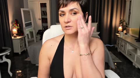 Ana online show from January 2025 10:52:02 AM