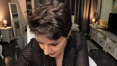 Ana online show from February 2025 12:27:01 PM