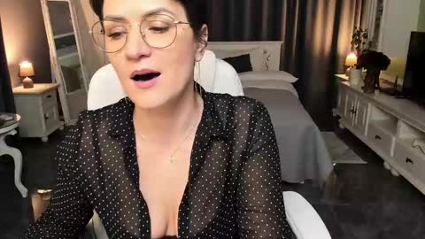 Ana online show from February 2025 03:31:02 PM