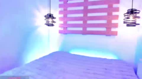 Ari  online show from September 2025 12:49:01 PM