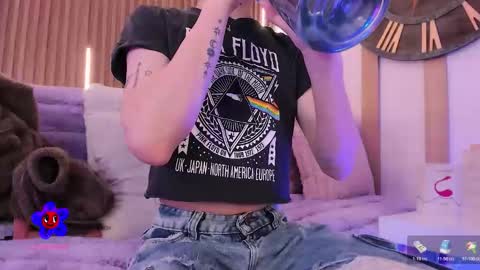 Ari  online show from November 2025 01:07:02 PM