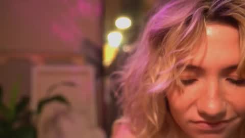 Olivka online show from October 2025 04:32:01 AM