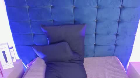 Arianna  online show from January 2026 03:05:01 PM