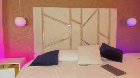 Arianna online show from January 2025 07:53:02 PM