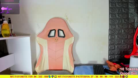 Arianna online show from November 2025 06:30:02 PM