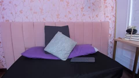 Arianna online show from October 2025 12:12:02 PM