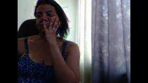 Snapshot of ariannaloovel chatting on January 2026 04:00:02 PM ariannaloovel online show from January 2026 04:00:02 PM