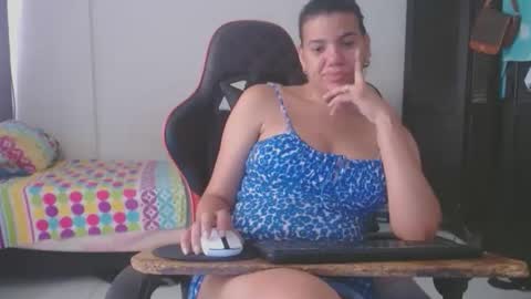 ariannaloovel online show from April 2026 03:43:01 PM