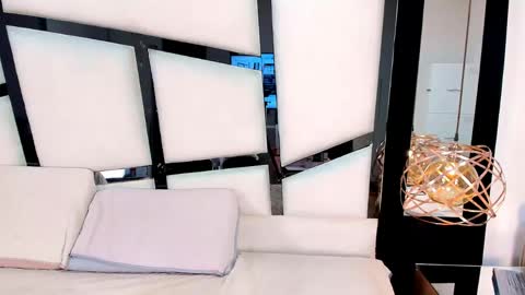 ariannarussell1 online show from May 2026 02:37:01 PM