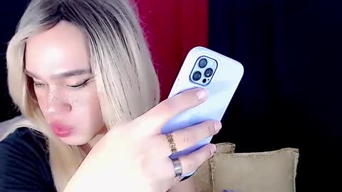 Snapshot of arianne_xoxo777 chatting on December 2024 08:09:02 AM ARIANNE CUMS online show from December 2024 08:09:02 AM