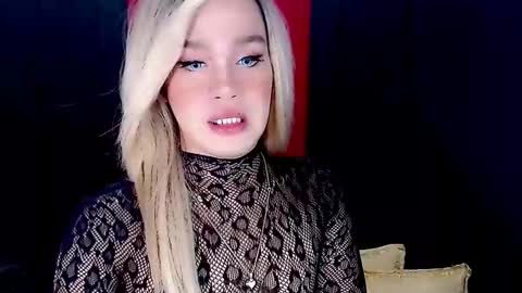 Snapshot of arianne_xoxo777 chatting on December 2024 12:33:02 PM ARIANNE CUMS online show from December 2024 12:33:02 PM