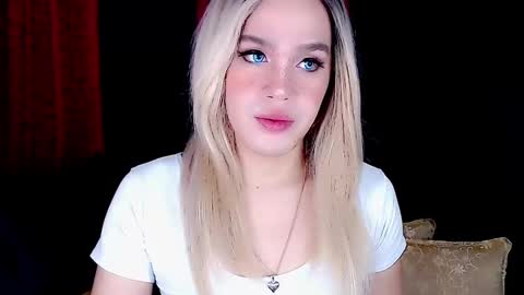 Snapshot of arianne_xoxo777 chatting on January 2025 01:37:02 AM ARIANNE CUMS online show from January 2025 01:37:02 AM