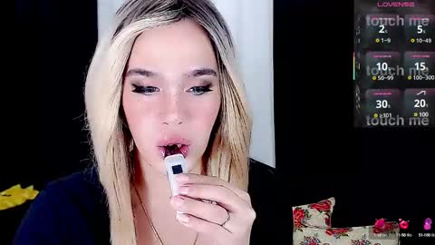 Snapshot of arianne_xoxo777 chatting on February 2025 08:07:01 AM ARIANNE CUMS online show from February 2025 08:07:01 AM