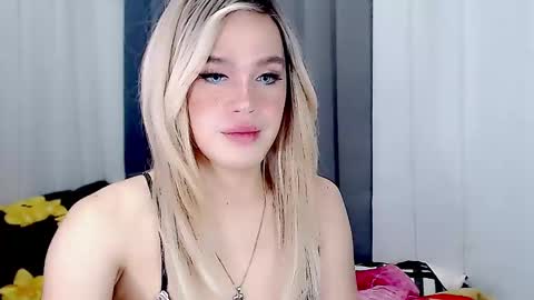 Snapshot of arianne_xoxo777 chatting on February 2025 10:09:02 PM ARIANNE CUMS online show from February 2025 10:09:02 PM