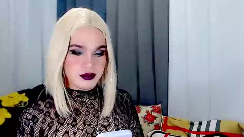 Snapshot of arianne_xoxo777 chatting on February 2025 05:30:02 AM ARIANNE CUMS online show from February 2025 05:30:02 AM