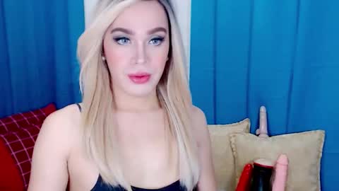 Snapshot of arianne_xoxo777 chatting on November 2025 04:45:02 AM ARIANNE CUMS online show from November 2025 04:45:02 AM