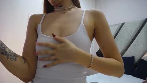 ariawillss online show from December 2025 12:23:02 PM