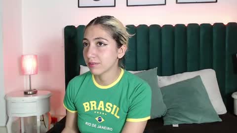 Ari Bunnie  online show from April 2026 05:10:01 AM