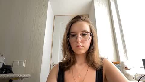 Mia online show from July 2026 08:18:01 AM