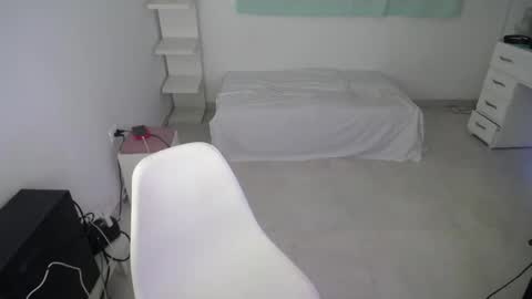 daniella online show from March 2025 02:04:01 AM