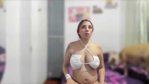 Stephany  online show from February 2025 05:00:01 AM